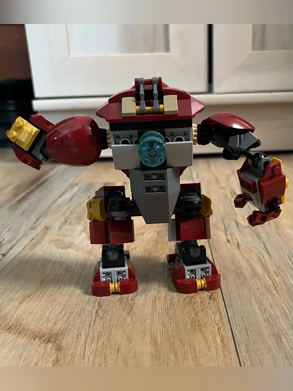 LEGO Marvel: The Hulkbuster Smash-Up - Set 76104 **Assembled & Glued